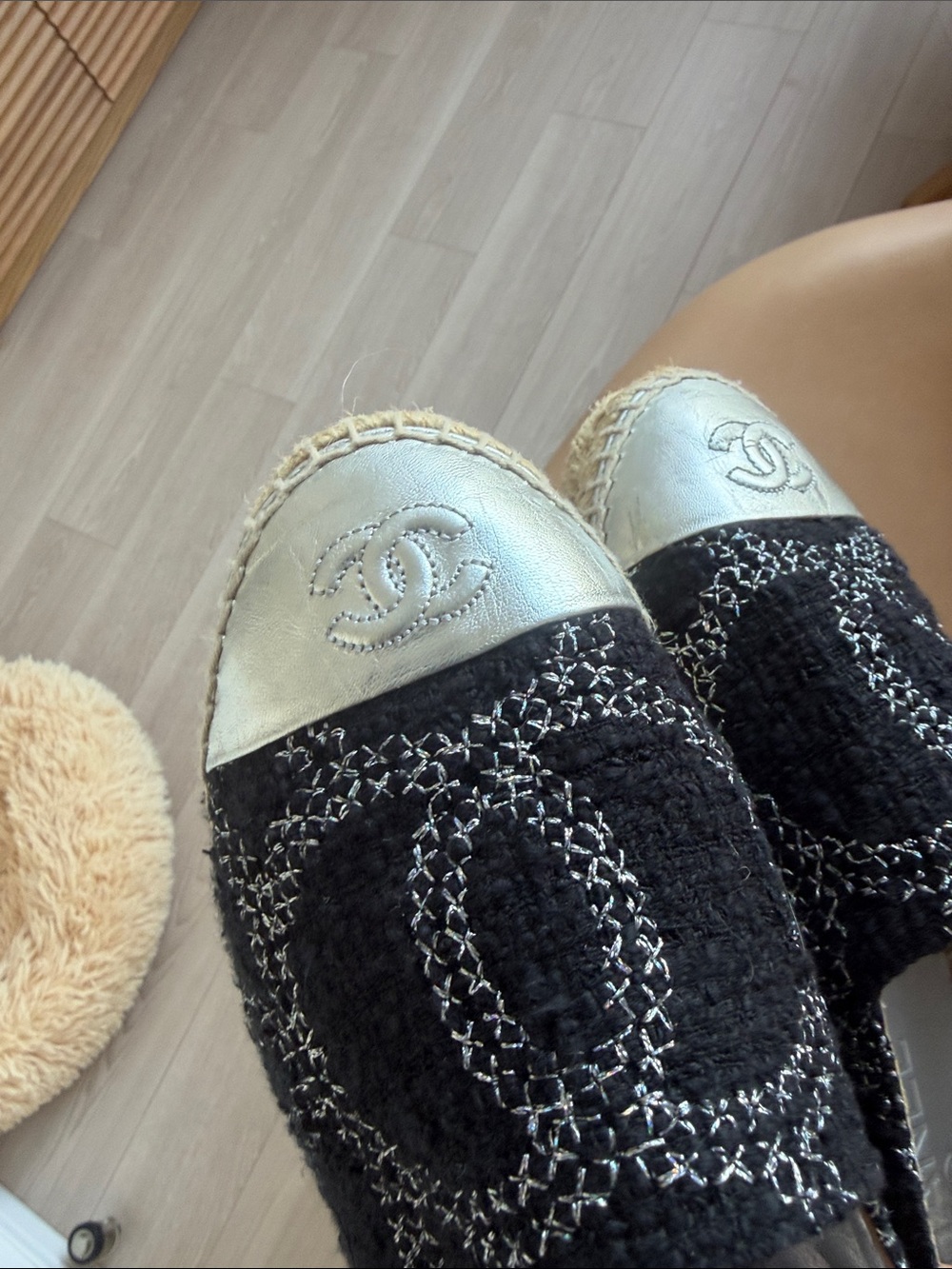 CHANEL Black Tweed Flats with Silver Cap Toe - Picture 14 of 14